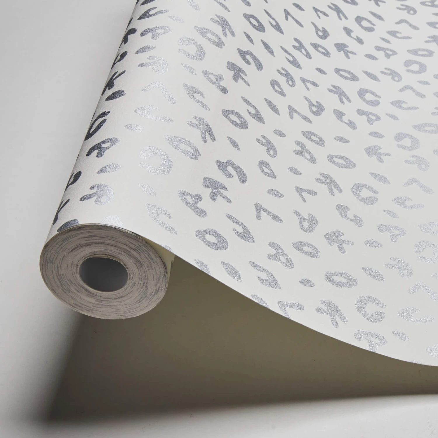 A.S. Creation Karl Lagerfeld Designer Vliestapete Buchstabendesign 2 A.S. Creation Karl Lagerfeld Designer Vliestapete Buchstabendesign – Bild 2