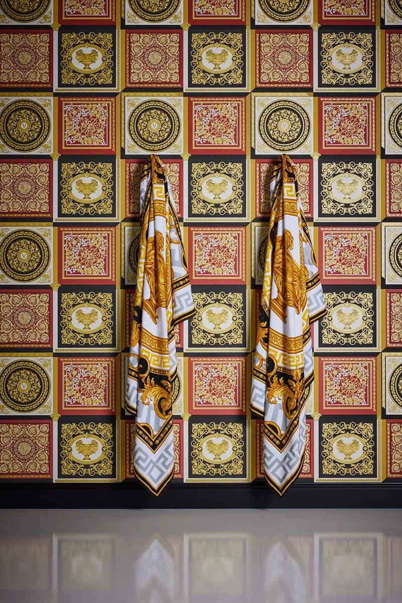 Versace Vliestapete 38704-6 Fliesen Optik Rot Schwarz 5 Versace Vliestapete 38704-6 Fliesen Optik Rot Schwarz – Bild 5