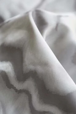 Ösenschal Moiré Blickdicht Wellen Hellgrau 199050 -A.S. Creation Verkaufsgeschäft oesenschal Moire blickdicht Wellen hellgrau 1990 5